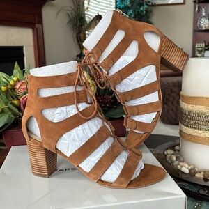 Marc Fisher Paradox Medium Brown Suede Lace Up Block Heel Sandals Back Zipper